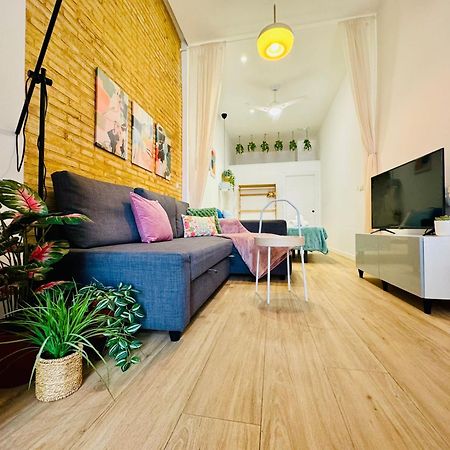 Relaxing Beachside Cabanyal Loft Valencia Exterior photo