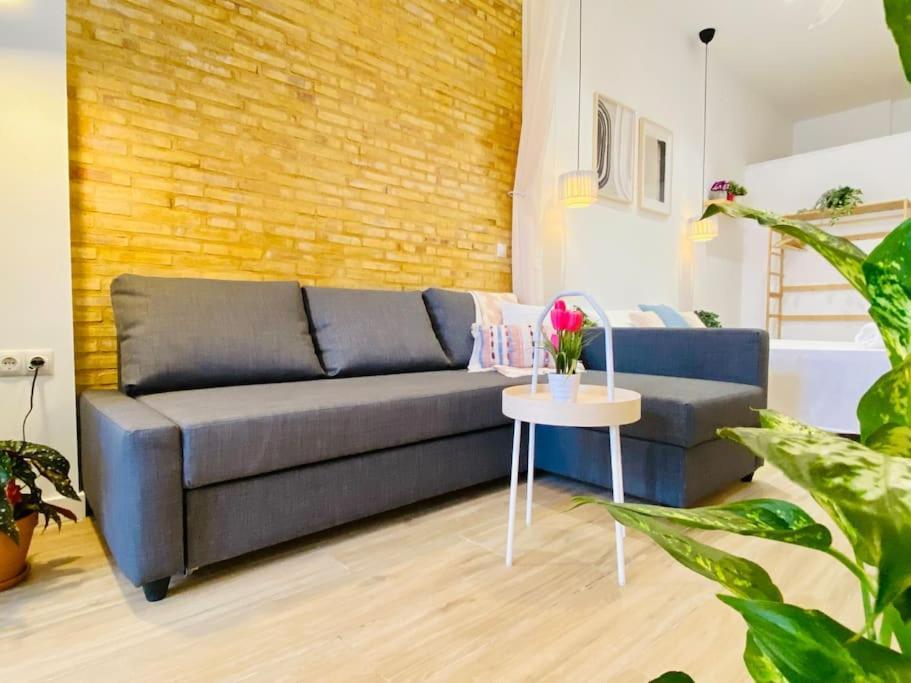 Relaxing Beachside Cabanyal Loft Valencia Exterior photo