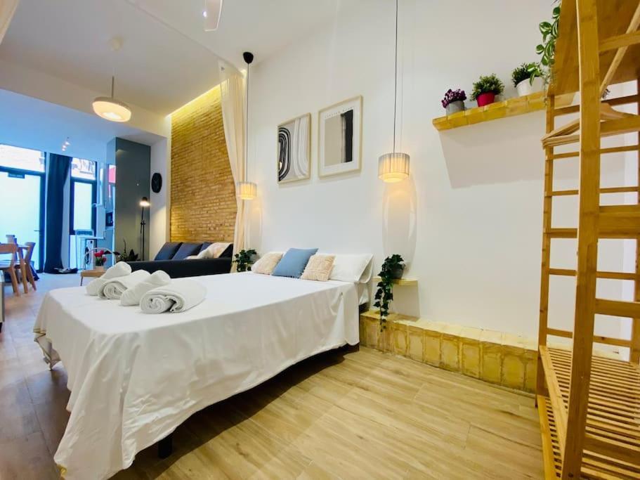 Relaxing Beachside Cabanyal Loft Valencia Exterior photo