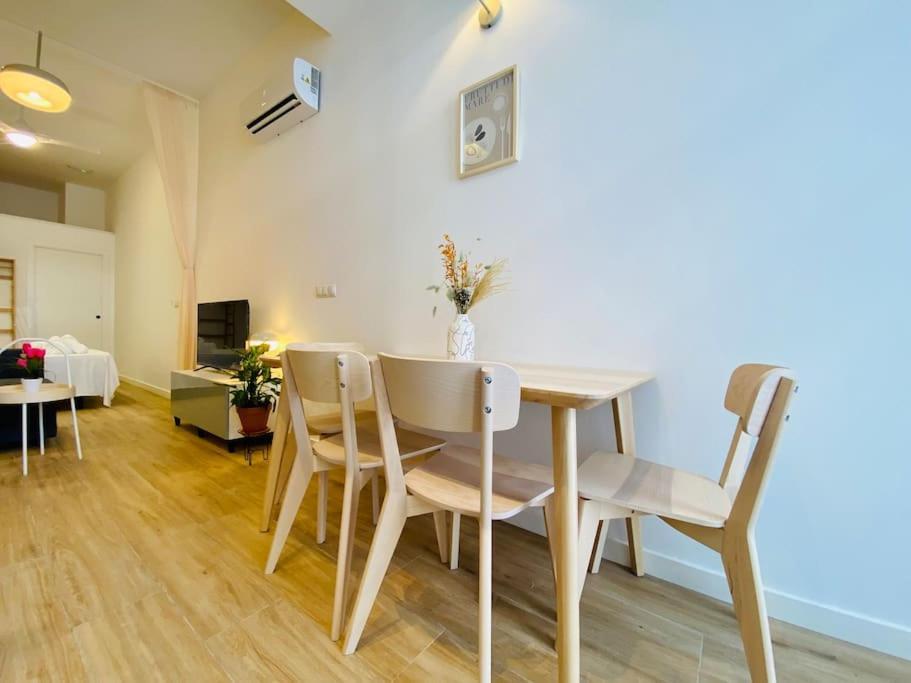 Relaxing Beachside Cabanyal Loft Valencia Exterior photo