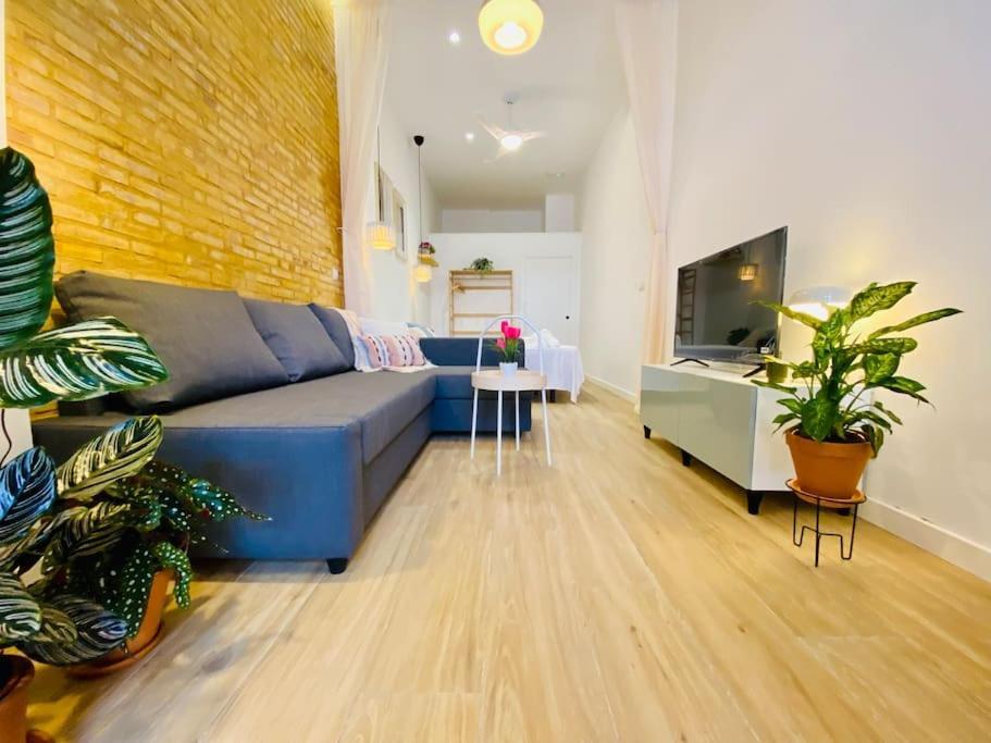 Relaxing Beachside Cabanyal Loft Valencia Exterior photo