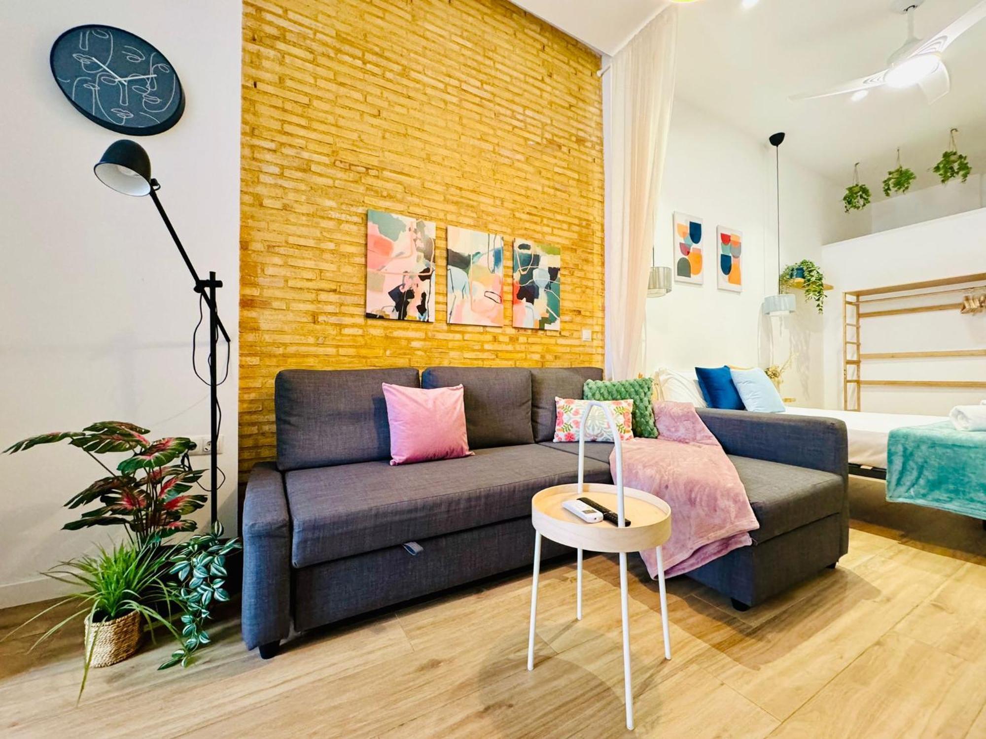 Relaxing Beachside Cabanyal Loft Valencia Exterior photo