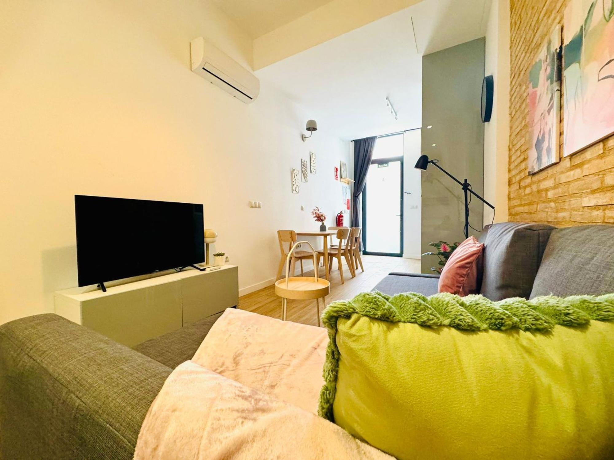 Relaxing Beachside Cabanyal Loft Valencia Exterior photo